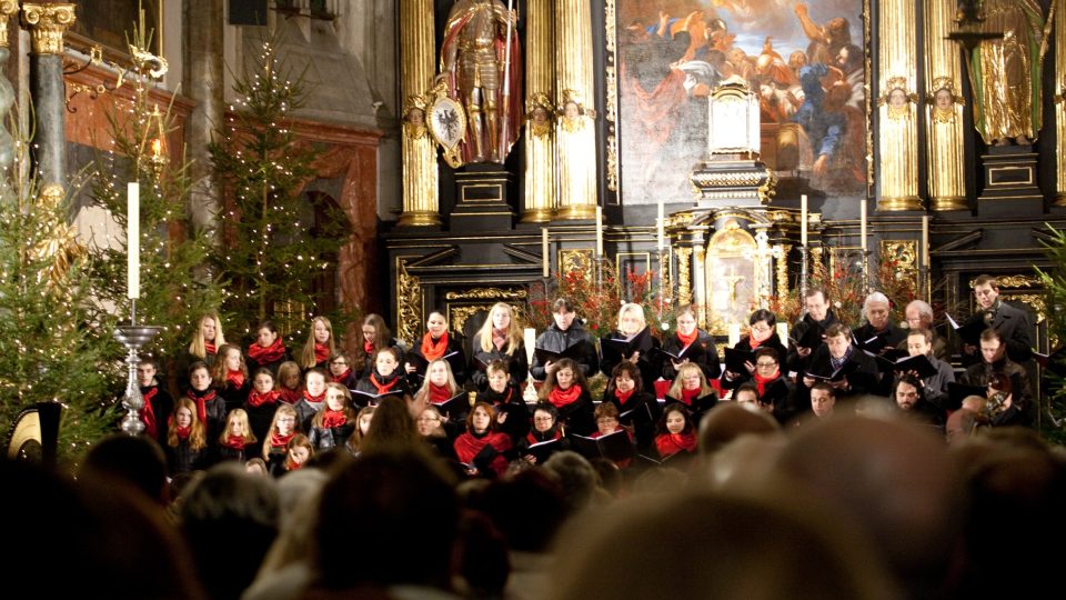 Vánoční koncert DPS v Týnském chrámu