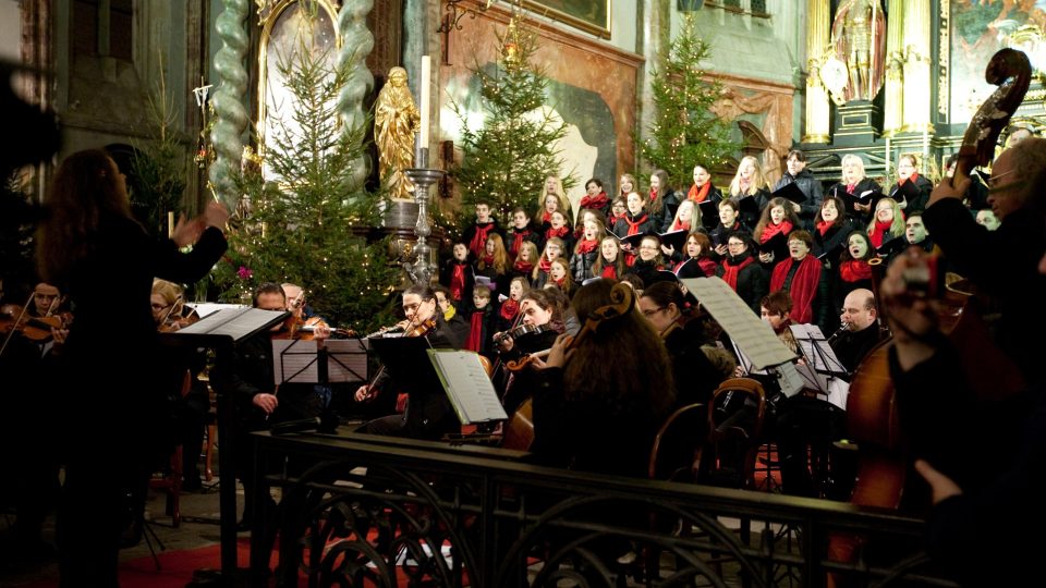 Vánoční koncert DPS v Týnském chrámu