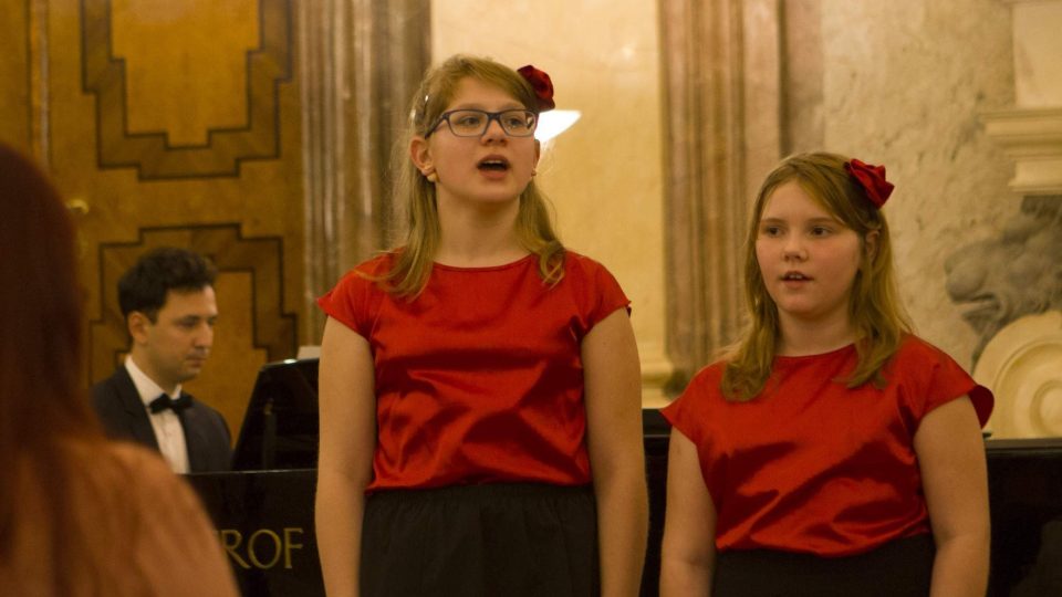 Vánoční koncert Dětského pěveckého sboru v Senátu