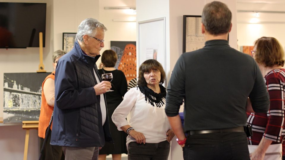 Zbyněk Bezecný a vernisáž výstavy nazvané …nejen New York | foto: Věra Luptáková, Český rozhlas Zbyněk Bezecný a vernisáž výstavy nazvané …nejen New York