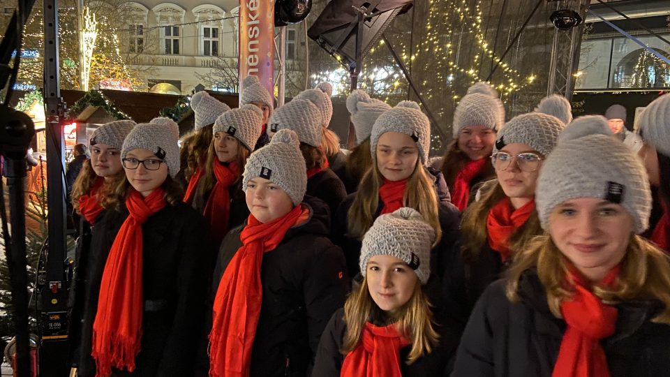 Dětský pěvecký sbor Českého rozhlasu na vánočním koncertě v Brně