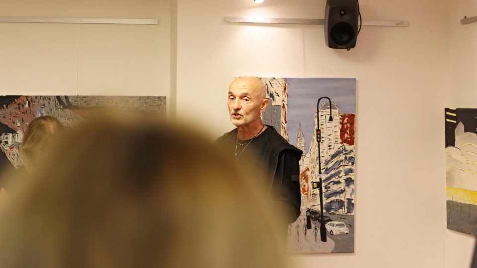 Zbyněk Bezecný a vernisáž výstavy nazvané …nejen New York | foto: Věra Luptáková, Český rozhlas Zbyněk Bezecný a vernisáž výstavy nazvané …nejen New York
