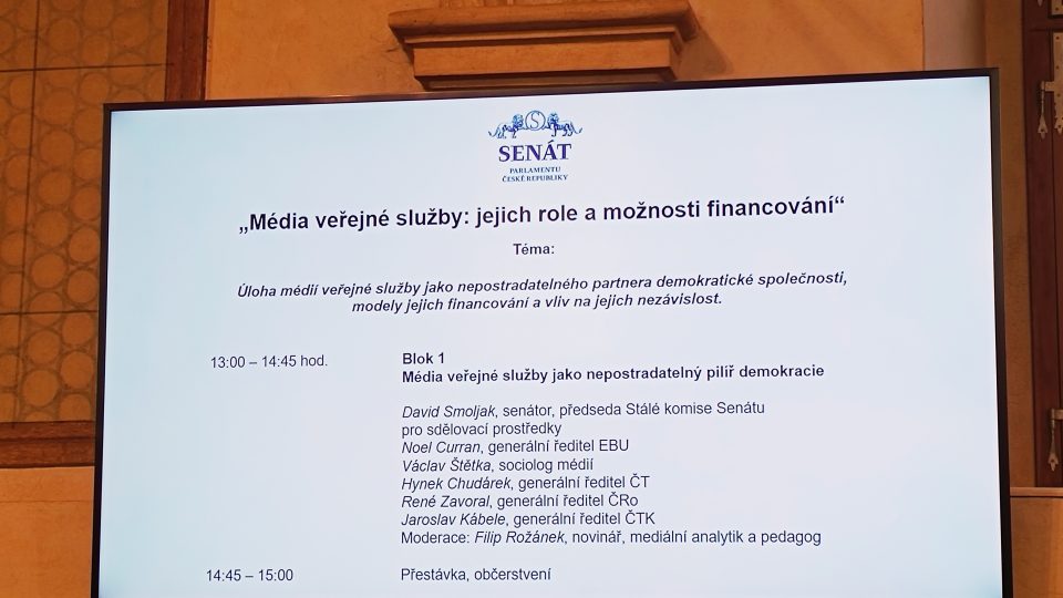 Stálá komise Senátu pro sdělovací prostředky vedená senátorem Davidem Smoljakem uspořádala seminář „Média veřejné služby – jejich role a možnosti financování“ | foto: Lidija Erlebachová, Český rozhlas Stálá komise Senátu pro sdělovací prostředky vedená senátorem Davidem Smoljakem uspořádala seminář „Média veřejné služby – jejich role a možnosti financování“