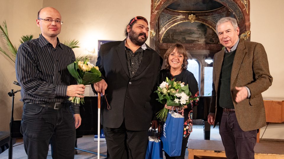 Koncert pro nevidomé děti – zleva Robert Škarda, Mário Bihári, Bára Hrzánová a Jiří Dohnal