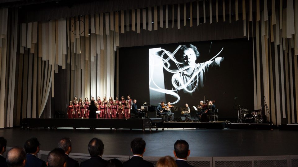 Vystoupení Dětského pěveckého sboru na Českém národním dni v Ósace
