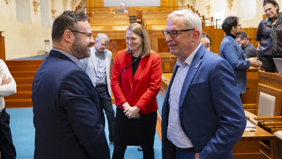 Generální ředitel ČRo René Zavoral a senátor David Smoljak (STAN) | foto: Lidija Erlebachová, Český rozhlas Generální ředitel ČRo René Zavoral a senátor David Smoljak (STAN)