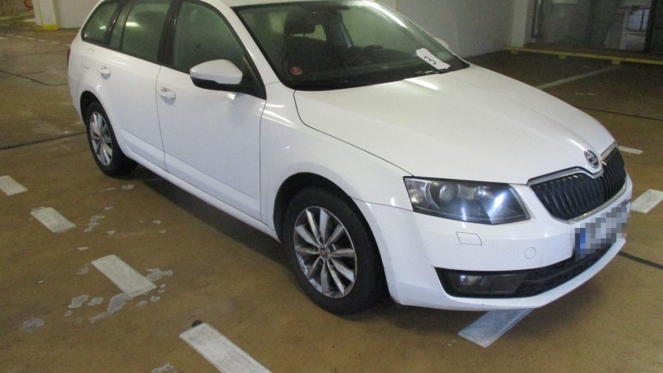 Český rozhlas nabízí k prodeji automobil značky ŠKODA Octavia III 1,6 TDI kombi (nabídka č. 2723)