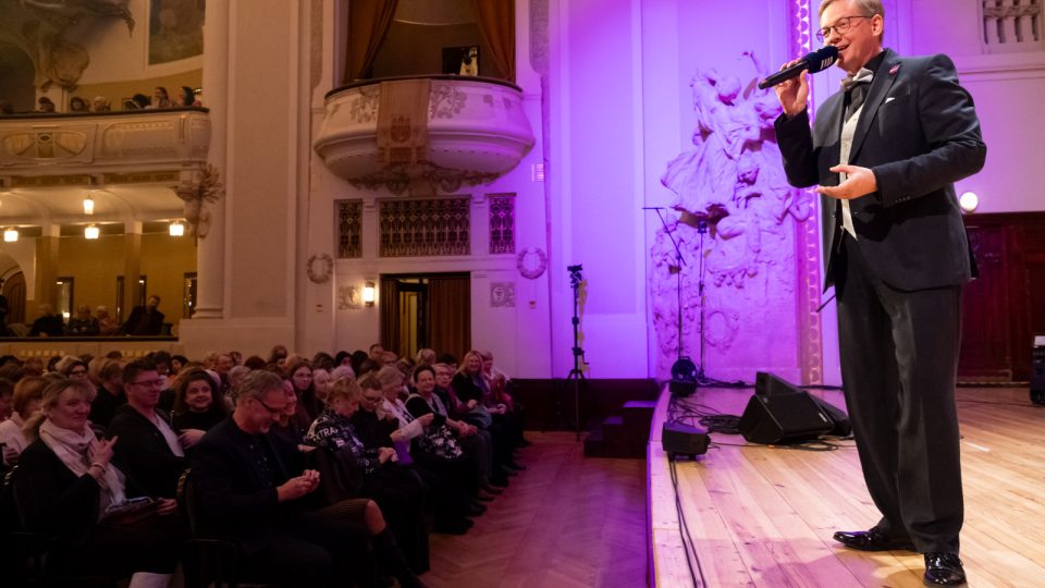 Aleš Cibulka v největším Toboganu všech dob ze Smetanovy síně Obecního domu