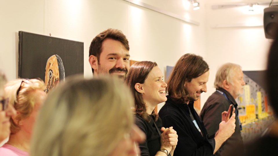 Zbyněk Bezecný a vernisáž výstavy nazvané …nejen New York | foto: Věra Luptáková, Český rozhlas Zbyněk Bezecný a vernisáž výstavy nazvané …nejen New York