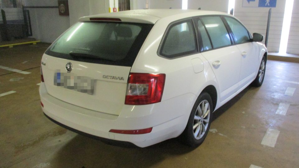 Český rozhlas nabízí k prodeji automobil značky ŠKODA Octavia III 1,6 TDI kombi (nabídka č. 2723)