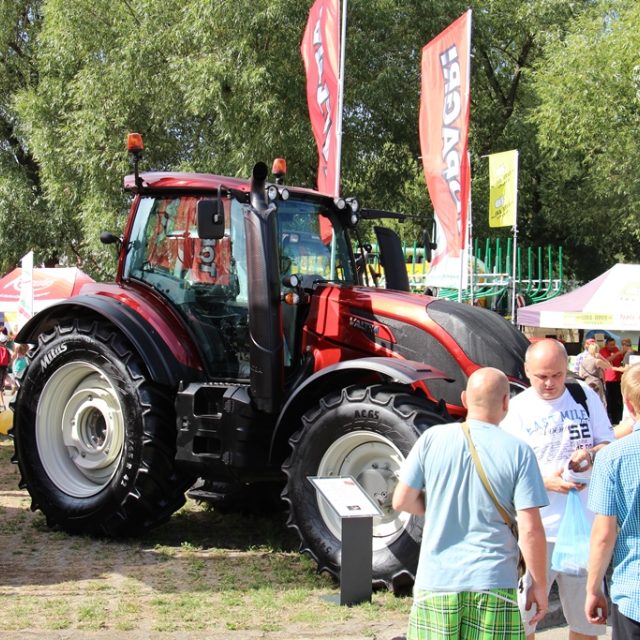 Země živitelka | foto: Miroslav Tichák,  Český rozhlas