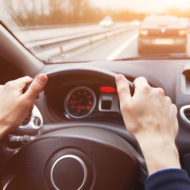 Řízení auta  (ilustrační foto) | foto: Shutterstock