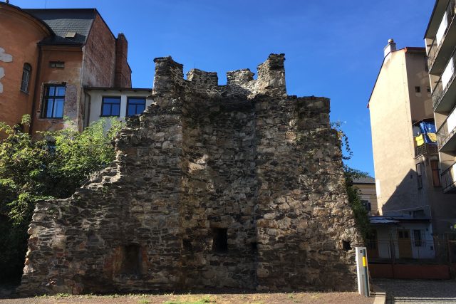 Největší zbytek hradebního okruhu v ulici Hradební | foto: Romana Joudalová,  Český rozhlas